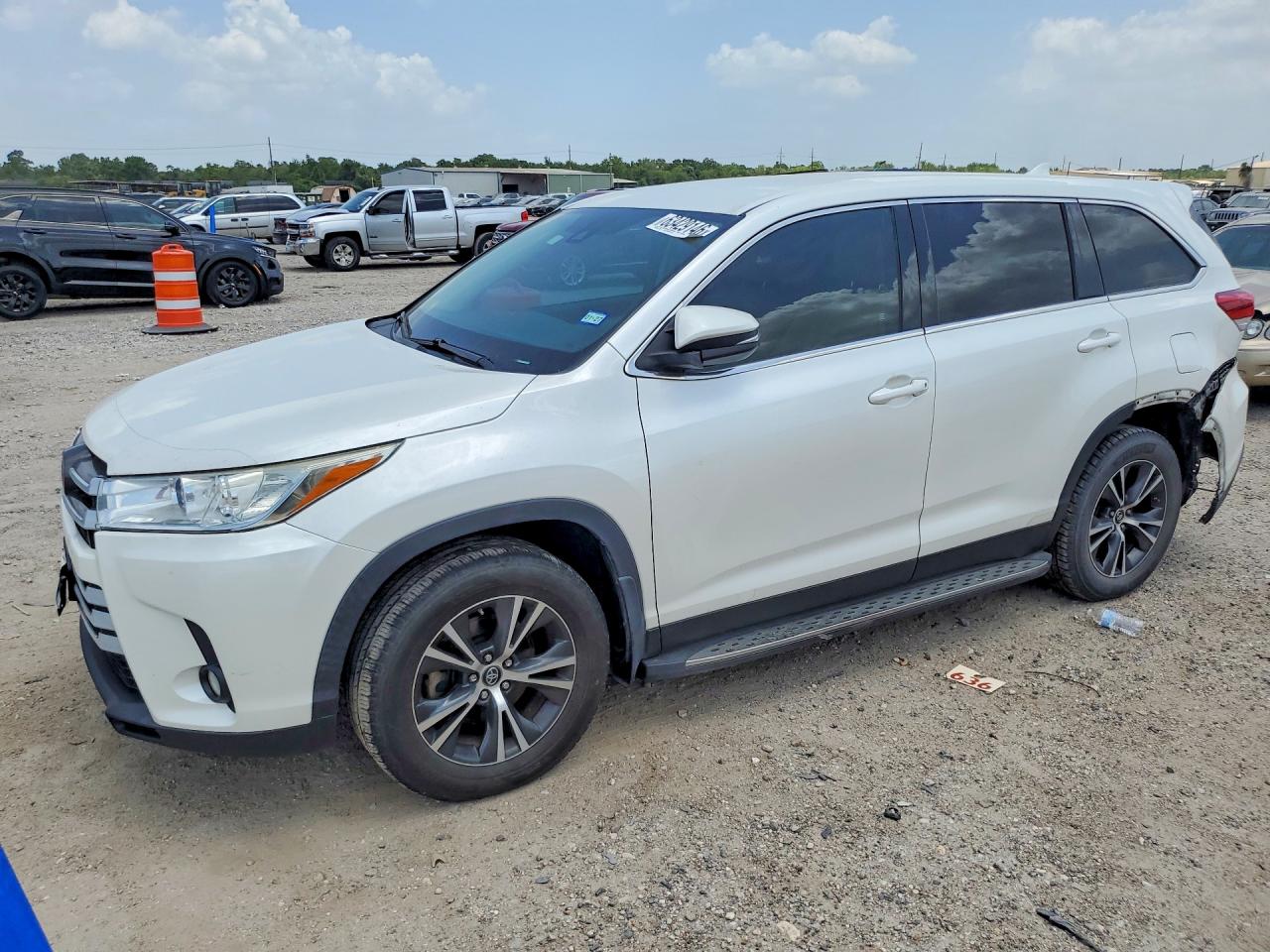 2019 TOYOTA HIGHLANDER LE/LE Plus