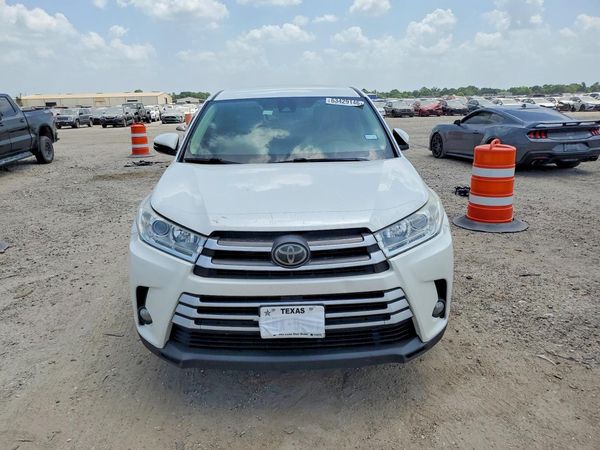 2019 TOYOTA HIGHLANDER LE/LE Plus