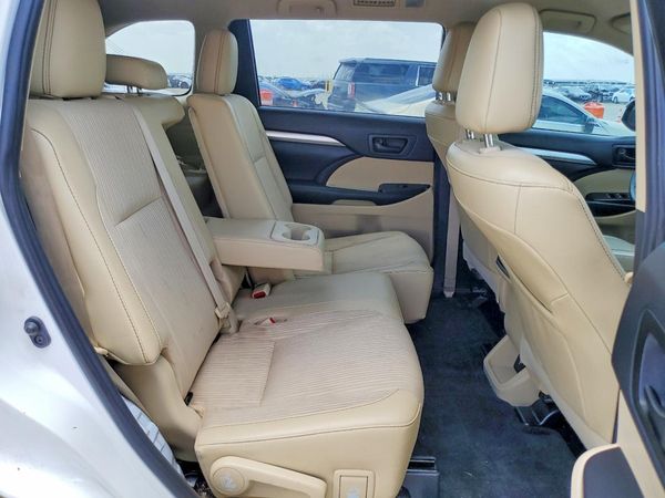2019 TOYOTA HIGHLANDER LE/LE Plus
