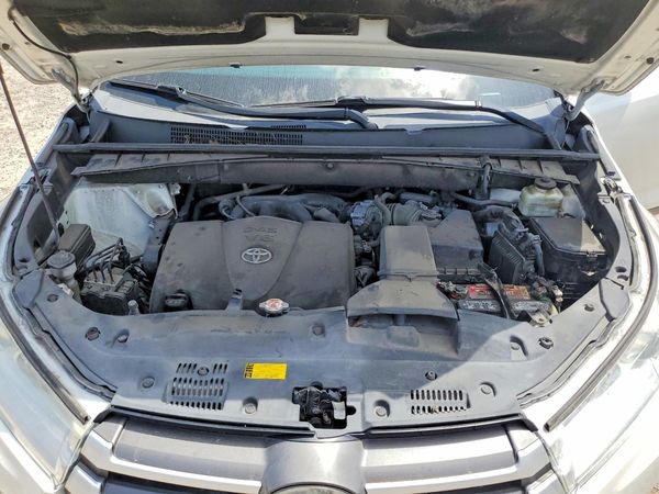 2019 TOYOTA HIGHLANDER LE/LE Plus