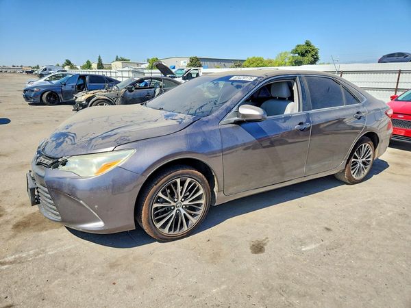 2016 TOYOTA CAMRY