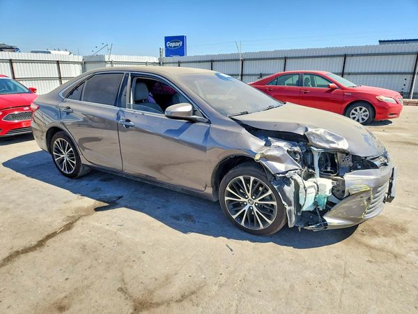2016 TOYOTA CAMRY