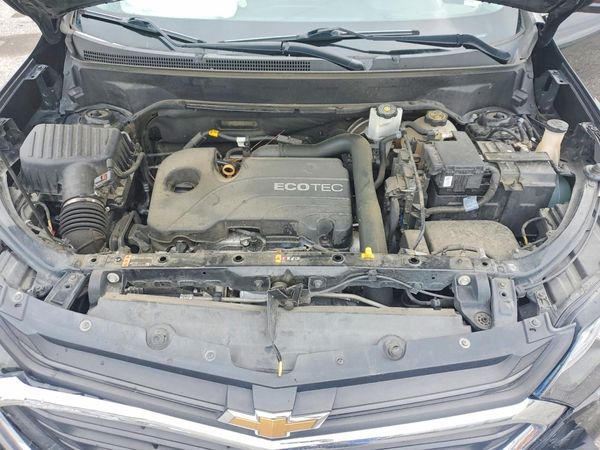 2021 CHEVROLET EQUINOX LT (1LT) — Engine bay