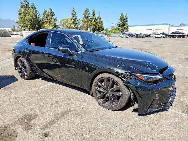 2025 LEXUS IS 300