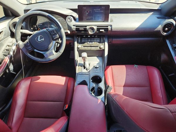 2025 LEXUS IS 300