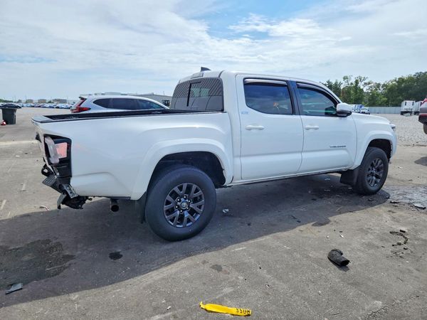 2022 TOYOTA TACOMA SR5