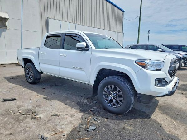 2022 TOYOTA TACOMA SR5