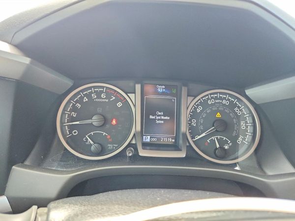 2022 TOYOTA TACOMA SR5