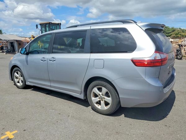 2018 TOYOTA SIENNA