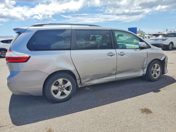 2018 TOYOTA SIENNA
