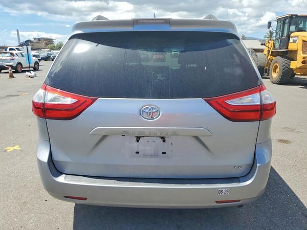 2018 TOYOTA SIENNA