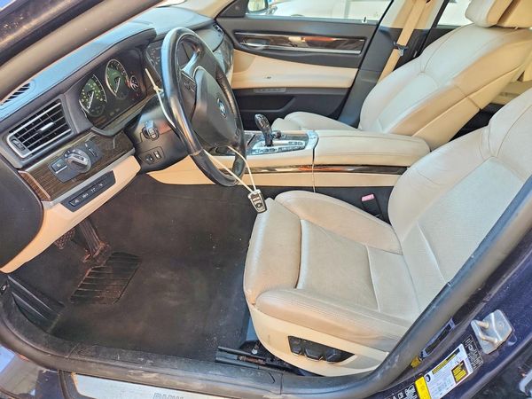 2012 BMW 750 750Lxi/Alpina B7 xDrive
