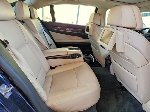 2012 BMW 750 750Lxi/Alpina B7 xDrive