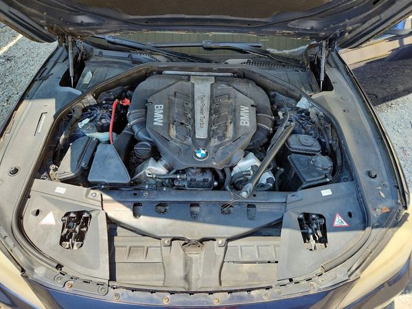 2012 BMW 750 750Lxi/Alpina B7 xDrive