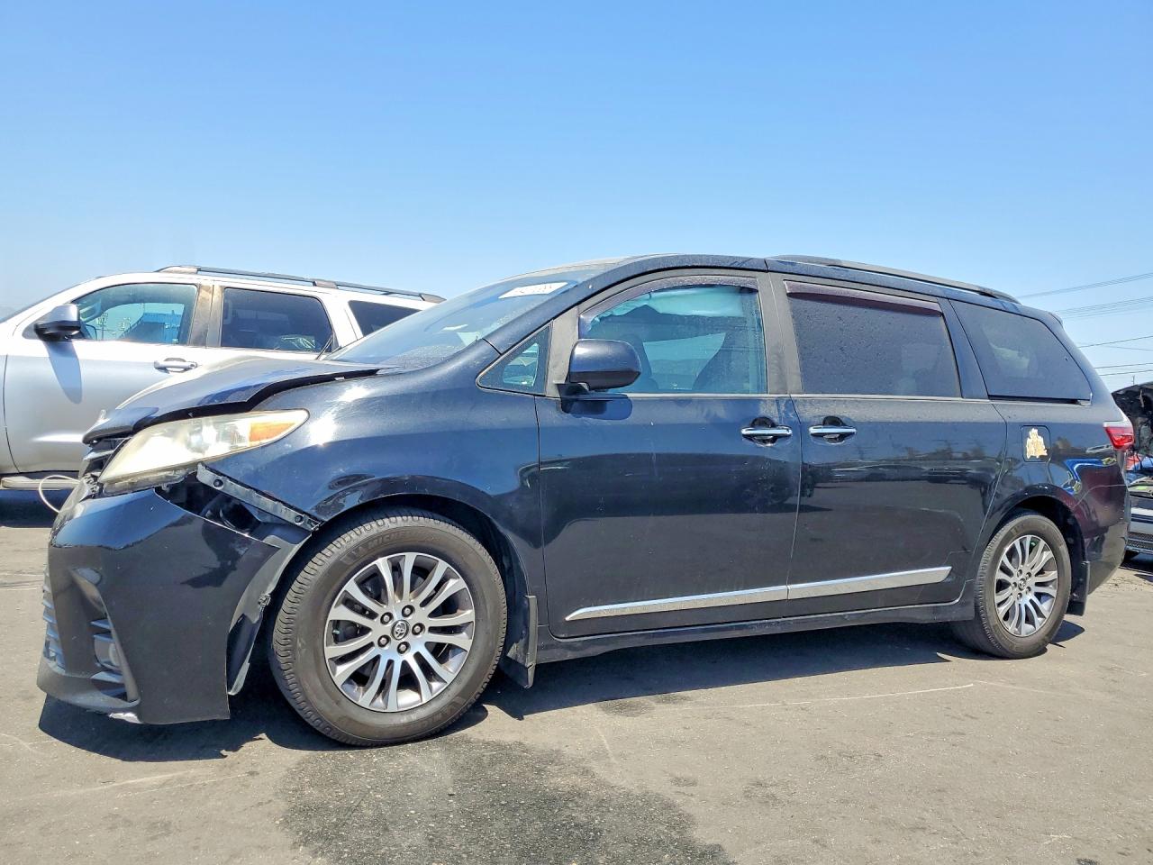 2020 TOYOTA SIENNA Q grade