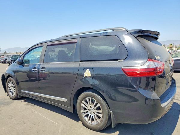 2020 TOYOTA SIENNA Q grade