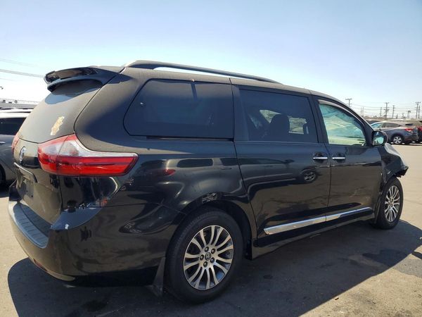 2020 TOYOTA SIENNA Q grade
