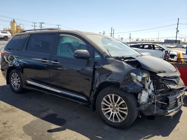 2020 TOYOTA SIENNA Q grade