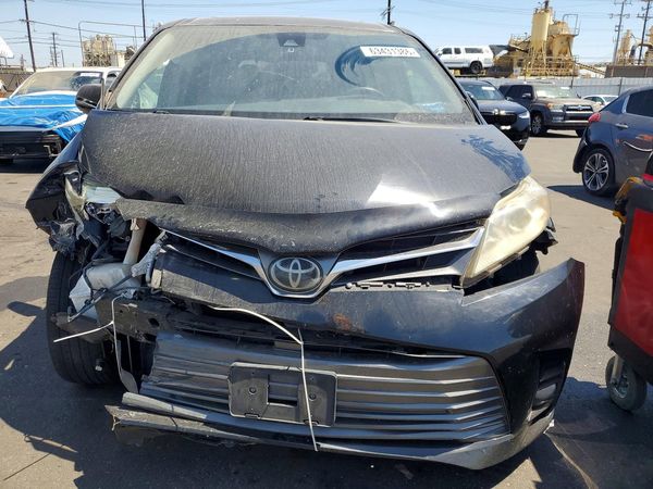 2020 TOYOTA SIENNA Q grade