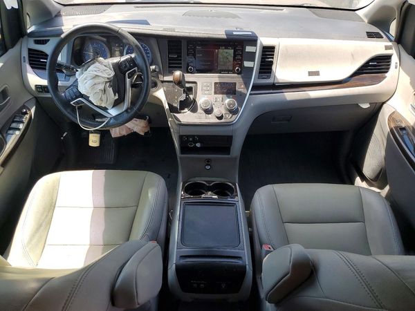 2020 TOYOTA SIENNA Q grade