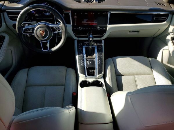 2020 PORSCHE MACAN