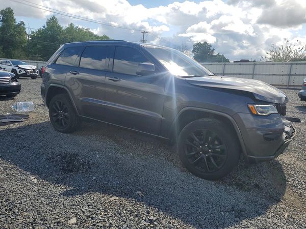 2020 JEEP GRAND CHEROKEE Laredo