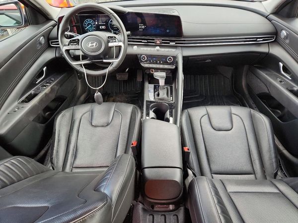 2025 HYUNDAI ELANTRA