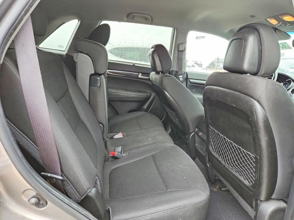 2014 KIA SORENTO Base/ LX