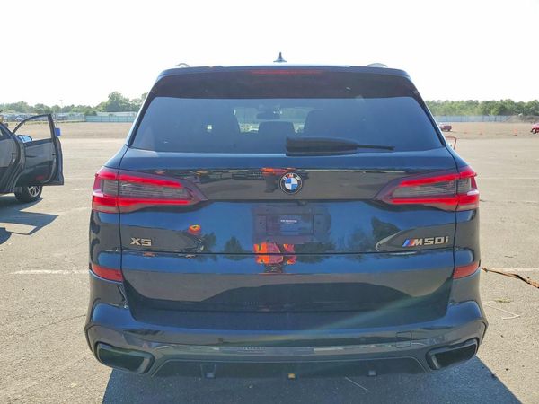 2021 BMW X5 M50i