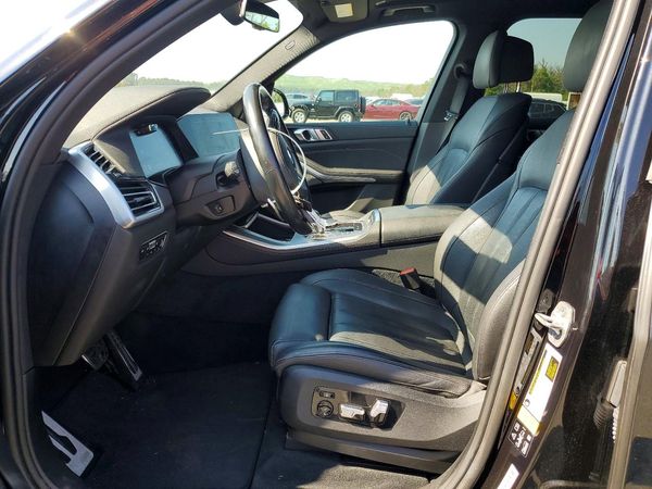 2021 BMW X5 M50i
