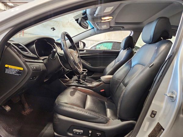 2016 KIA CADENZA Luxury