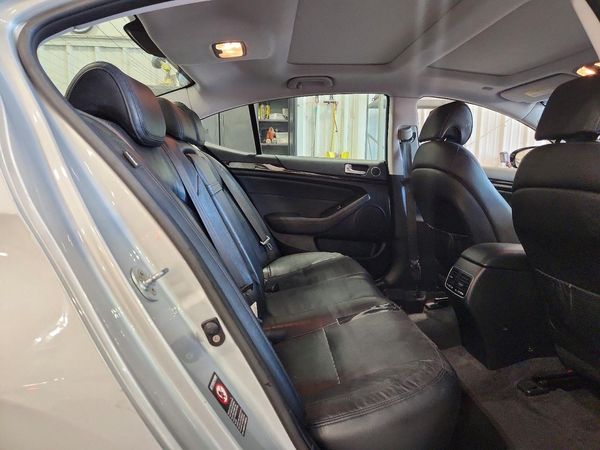 2016 KIA CADENZA Luxury