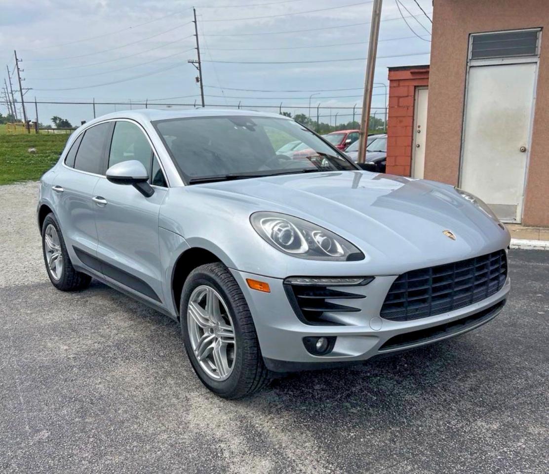 2017 PORSCHE MACAN
