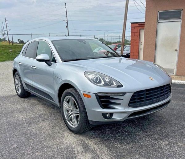 2017 PORSCHE MACAN