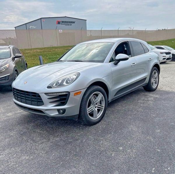 2017 PORSCHE MACAN