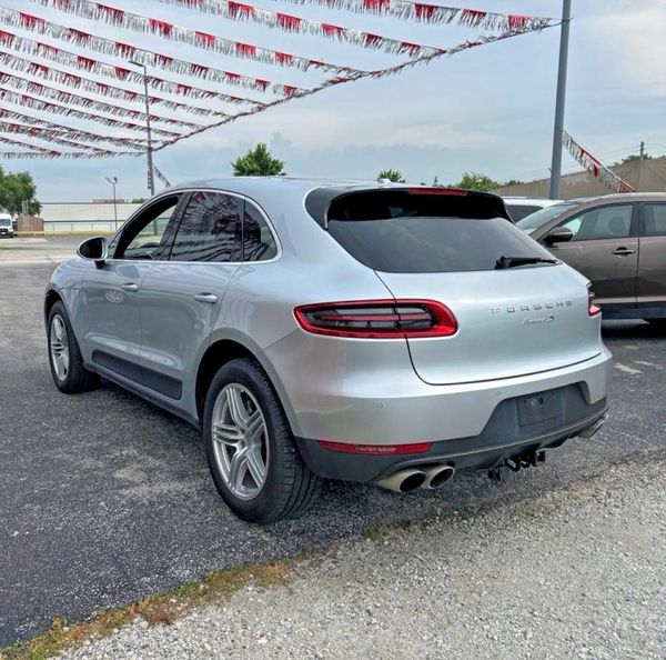 2017 PORSCHE MACAN