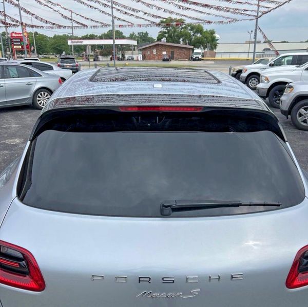 2017 PORSCHE MACAN