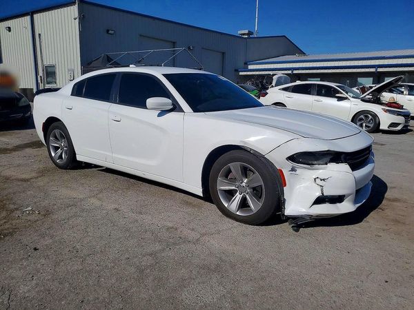 2016 DODGE CHARGER SXT
