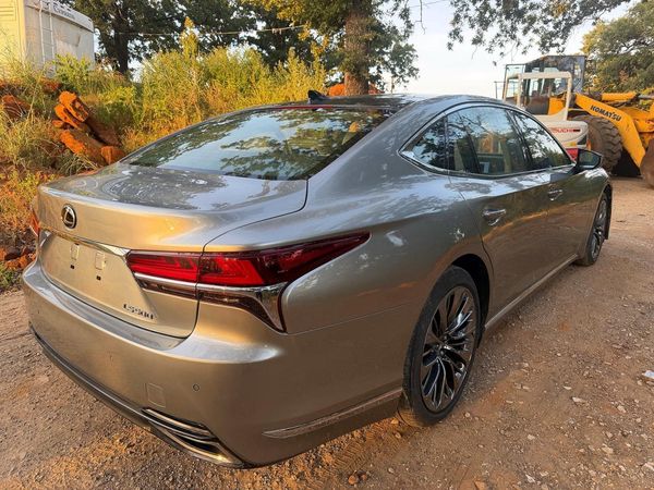 2018 LEXUS LS 500