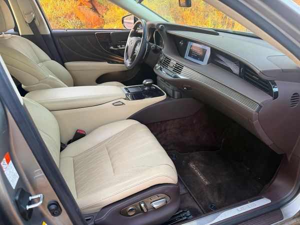 2018 LEXUS LS 500