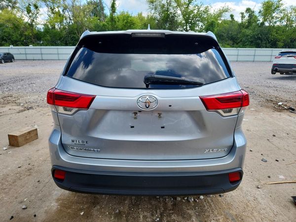 2018 TOYOTA HIGHLANDER SE/XLE