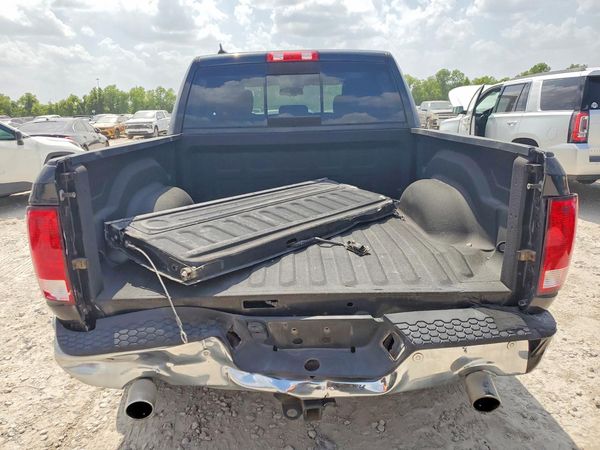 2017 RAM 1500 SLT