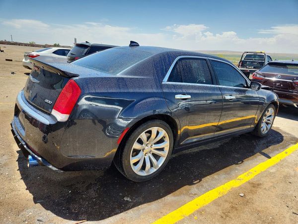 2017 CHRYSLER 300 Limited