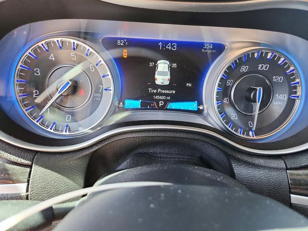 2017 CHRYSLER 300 Limited