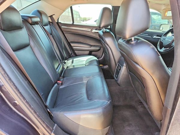 2017 CHRYSLER 300 Limited
