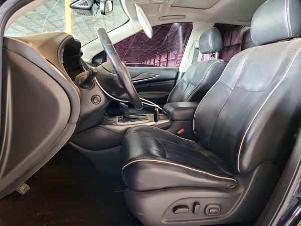 2019 INFINITI QX60 — DENT
