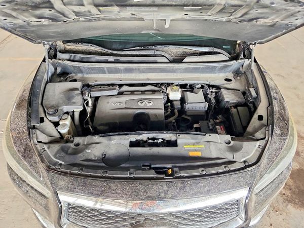 2019 INFINITI QX60 — Engine bay