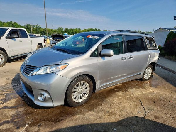 2014 TOYOTA SIENNA