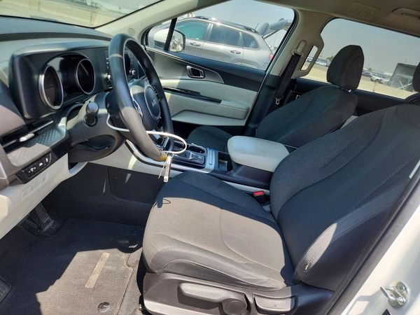 2022 KIA CARNIVAL LX, LX Seat Package