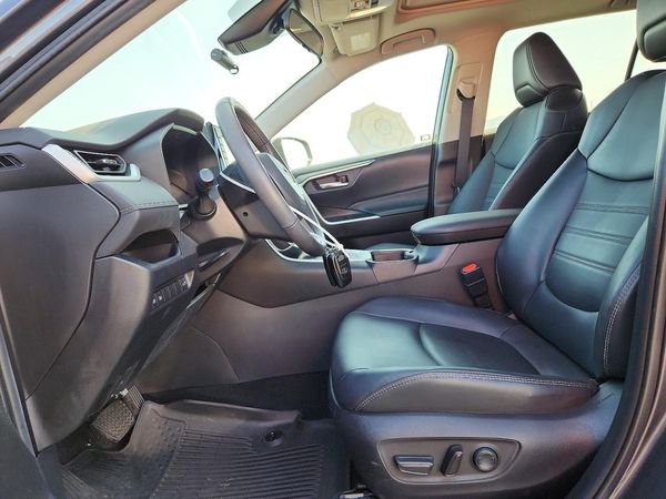 2022 TOYOTA RAV4 XLE Premium